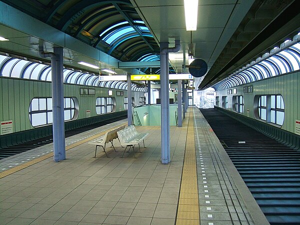 600px-Chiba-monorail-1-Sakaecho-station-platform.jpg