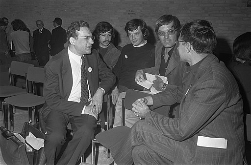 Congres over Kapitalisme in 70-er jaren in Tilburgse Hogeschool v.l.n.r. Ern, Bestanddeelnr 923-8343.jpg