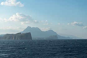 Вид с парома в сторону Крита из пролива Андикитира