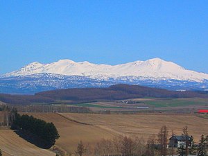 美瑛町から望む大雪山