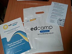 Блокноти для EdCamp Cherkasy з інформацією про Вікіпедію