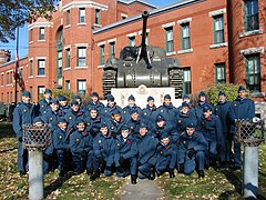 L'escadron 226 devant le manège militaire de Trois-Rivières en 2007.