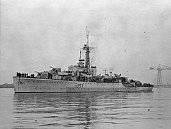 Luokan nimikkoalus HMS Black Swan vuonna 1945