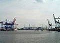 Port Hamburg aig an Abhainn Elbe