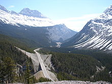 The Icefields Parkway runs through the Canadian Rockies in Jasper National Park and Banff National Park. Icefields Parkway-02.jpg