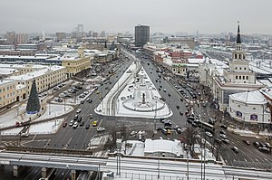 Вид на площадь с гостиницы «Ленинградская»