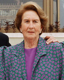 Leonor Oyarzún.jpg