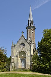 Chapelle néo-gothique.