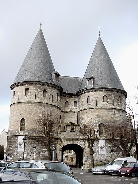 Fichier:Palais episcopal de Beauvais 01.jpg