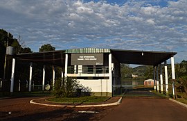 Aduana argentina na fronteira física, criada pelo Rio Uruguai, entre Panambí e Porto Vera Cruz.