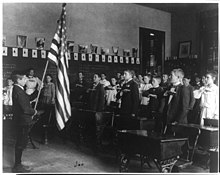 Schoolchildren reciting the Pledge of Allegiance to the United States flag Pledge of allegiance to the flag, 8th Division LCCN2001703605.jpg