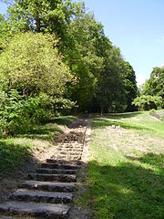 Les Cent-Marches, qui relient les Granges au site de l'abbaye