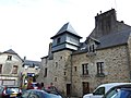 Ancien hôtel particulier sur les bords de l'Isole.