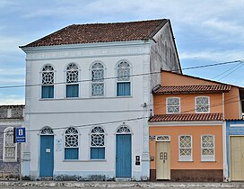 Prédios históricos no Centro de Caravelas