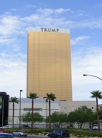 English: Trump Hotel in Las Vegas (tilt corrected)