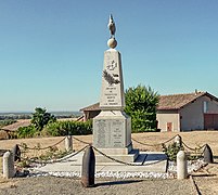 Le monument aux morts.