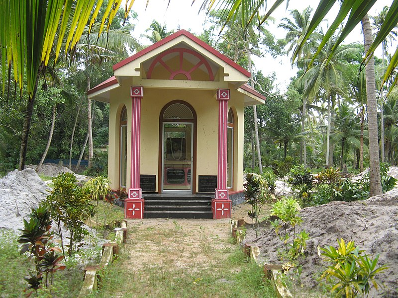 File:Vayalar Rama Varma Memorial.JPG