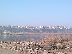 Вид на озеро Бюльбюля со стороны пгт Амирджаны в январе 2015 года