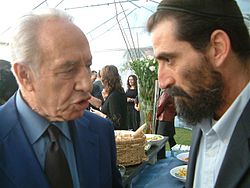 יהושוע המאירי ושמעון פרס, משוחחים, מאי 2012