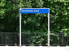 Dordrecht, Bahnhofsschild