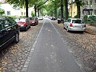Idastraße: das Asphaltband in der Straßenmitte ersetzen das vormals hier liegende Straßenbahngleis