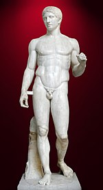 O Doríforo, de Policleto, paradigma do cânone clássico masculino. Cópia no Museu Arqueológico Nacional de Nápoles