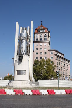 Praça Francisco Sá Carneiro