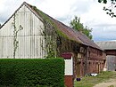 Linker Stallspeicher mit Oberlaube und Erweiterungsbau eines Stallspeichers