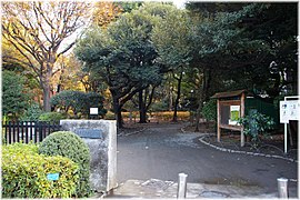 Eingang von der Aoyama-dōri