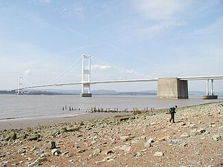 At Severn Bridge tesken Ingelun an Wales