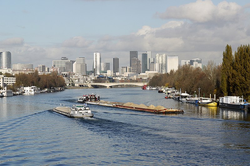 File:Peniches sur la Seine a Boulogne P1000112.JPG