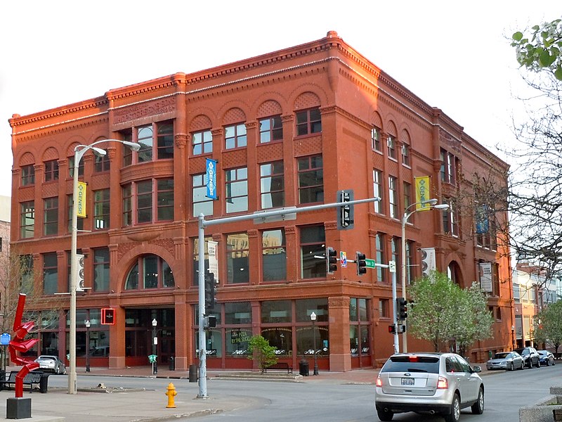 Schauder Hotel - File:Petersens Sons Davenport IA 1892.jpg - Wikimedia Commons