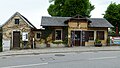 Erbgerichtsklause; Fährhaus: Gasthaus und Fährhaus mit Hochwassermarke