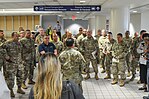 Guardia Nacional vigilando los interiores del aeropuerto