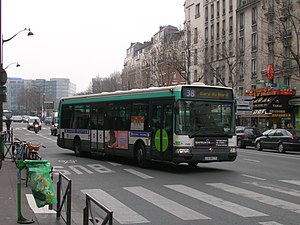 Autobus standard Irisbus Agora à Paris (France)