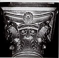 Capitello a lira con corona di quercia, lato abside