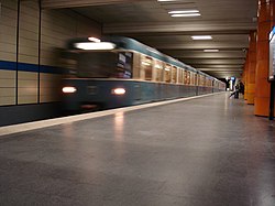 Universität metróállomás