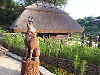 Скульптура волколака. Экспозиция «Украинская усадьба», Фэнтези-парк «Новая Сифиевка», Умань, Украина