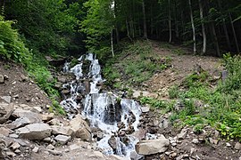 Загальний вид на водоспад