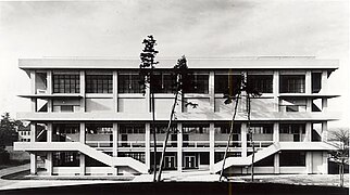 Izumi-Sporthalle der Meiji-Universität (1955)