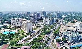 Кадры с дрона Центральной Аккры, Гана.jpg