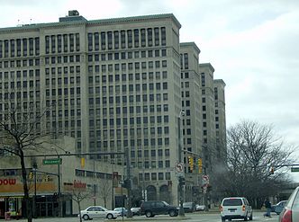 Vista desde Grand Boulevard y Woodward Avenue.