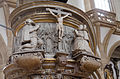 Kuip Mijnwerkerskansel met Kruisiging en biddende stichtersfiguren
