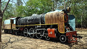 Erhaltene Lokomotive Nr. 2511 im Eisenbahnmuseum in Mysore.