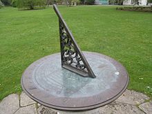 Detail of horizontal sundial outside Kew Palace in London, United Kingdom Kew Gardens 0502.JPG