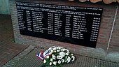 Một tấm bia kỷ niệm ghi tên những người lính Canada đã hi sinh trong Thế chiến II tại Winschoten