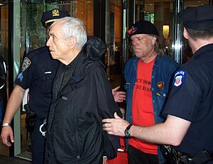 English: Father Daniel Berrigan is arrested fo...