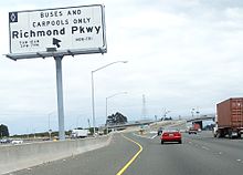 Richmond Parkway слева HOV exit.jpg