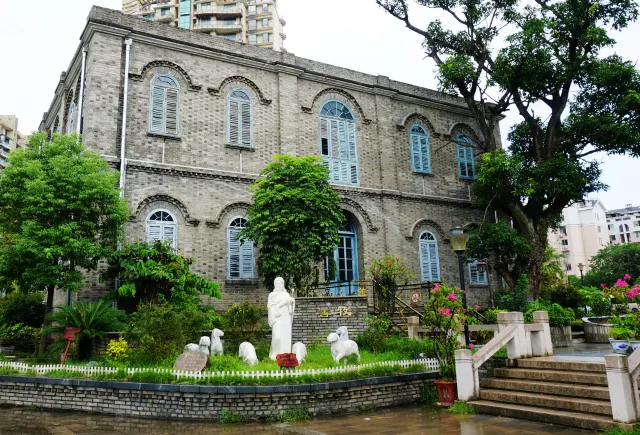 File:St. Dominic's Cathedral Fuzhou Rectory and Good Shephard Sculptural Group.webp