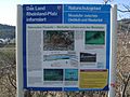 Informatiepaneel in een natuurgebied aan de Moezel, waar dobbelsteenslangen voorkomen